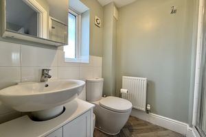 En-suite- click for photo gallery